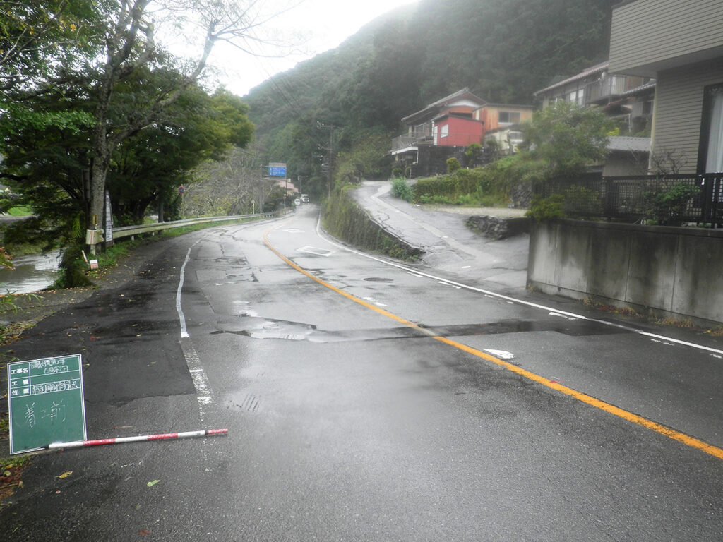 舗装復旧工事(週休2日)